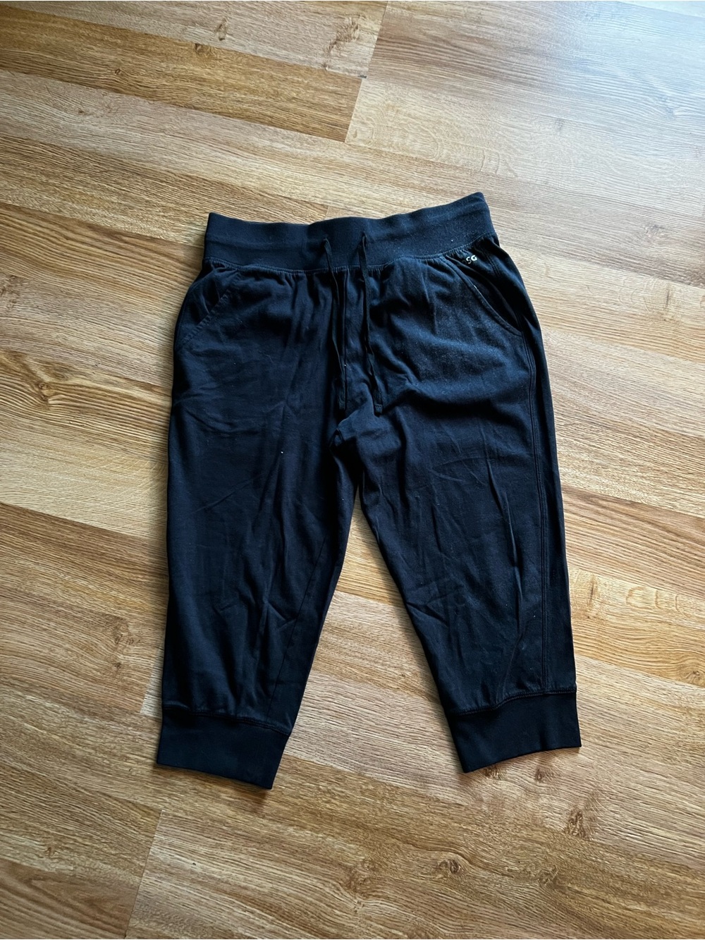 DSG Women’s Black Capri Pants
• Size small